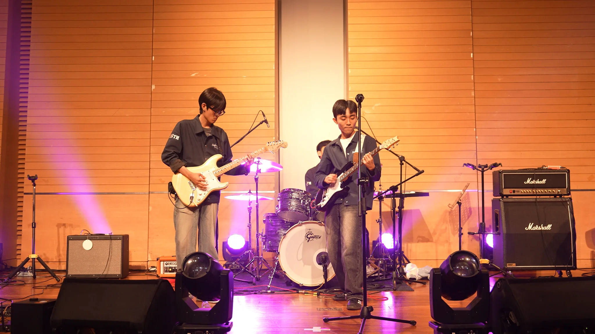 Unplugged performing ํ์ฃผ at the 2026 fall UNIST-DGIST Student Festival, close-up
